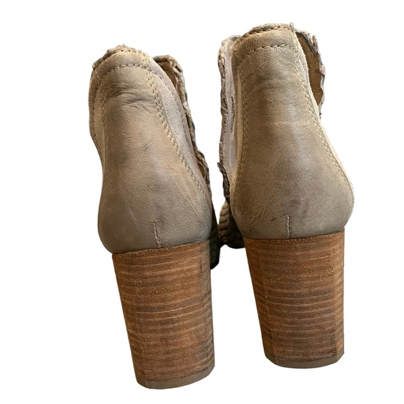 JOURNEE SIGNATURE Gray Side Cutout Kevona Woven Leather Booties, Sz 8.5 - Picture 12 of 15